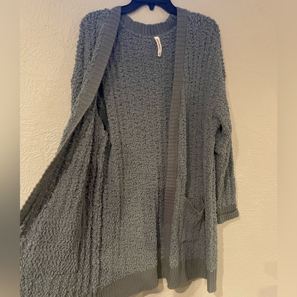 Cardigan - Picture 6 of 9